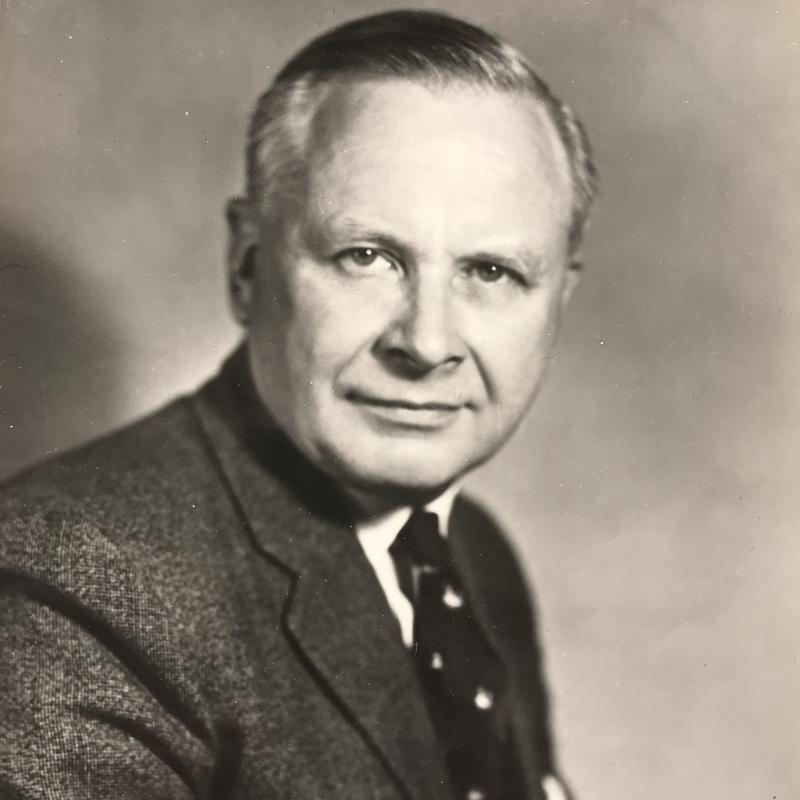An older portait photograph of Richard Blackwell